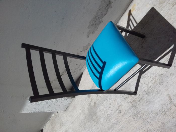 SILLAS DE METAL FABRICADAS Y PINTADAS CON ACABADOS ELECTROSTATICO. - 