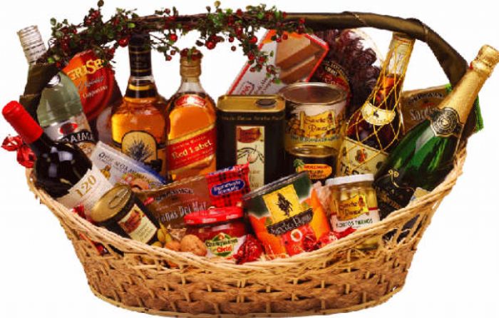 CANASTAS NAVIDEÑAS - DESPENSAS - TORRES 10, CAZADORES, CHIVAS REGAL, BACARDI