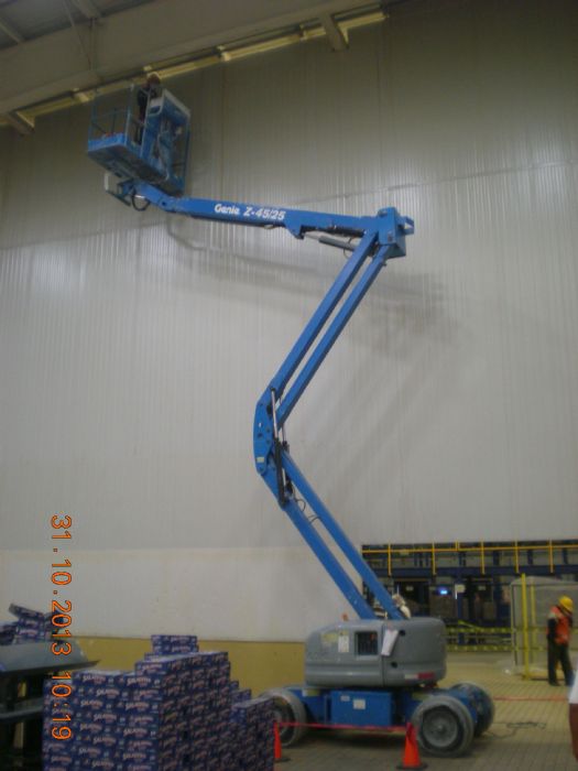 SEGURIDAD CON LOS MONTACARGAS Y GRUAS - SECSPA