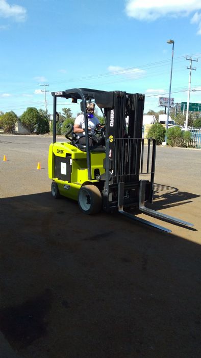 CURSO SEGURIDAD Y OPERACION DE MONTACARGAS - GRUPO ELITE