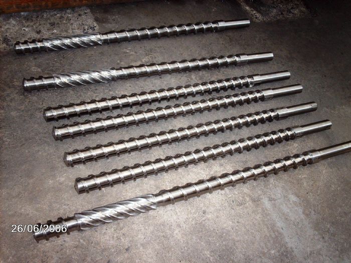 Husillos y cañones para Inyectoras y extrusoras. - Maquinaria Retorno