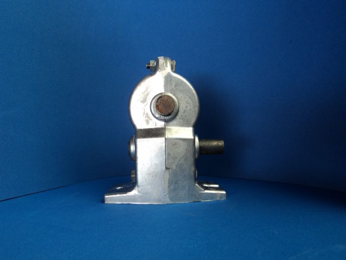 MAQUINA GRANDE SENCILLA SIN OJILLO NI BUJE - 