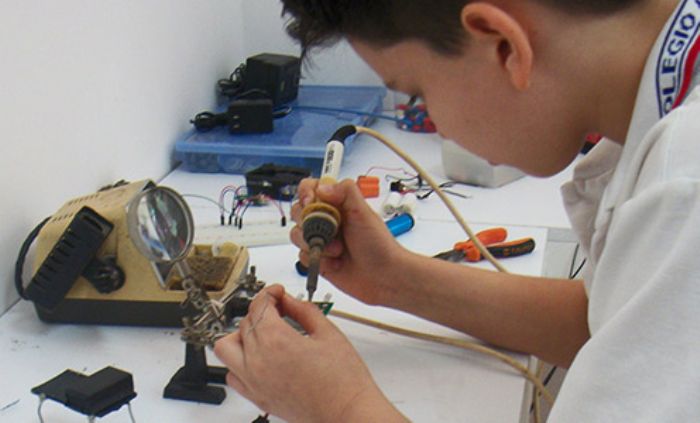 Aprendizaje de robotica sin limite de edad - TECNOBOTICA