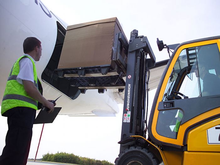 Tarimas de Plastico Exportacion- INDUSTRIAL Pallets - INDUSTRIAL Pallets