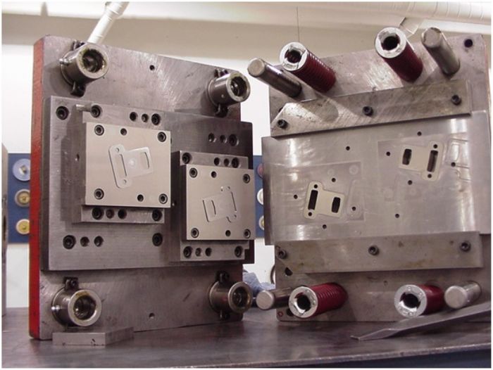 TROQUELES PROGRESIVOS - FACTROMEX