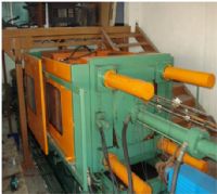 2 MAQUINA DE INYECCION DE PLASTICO - VAN DORN